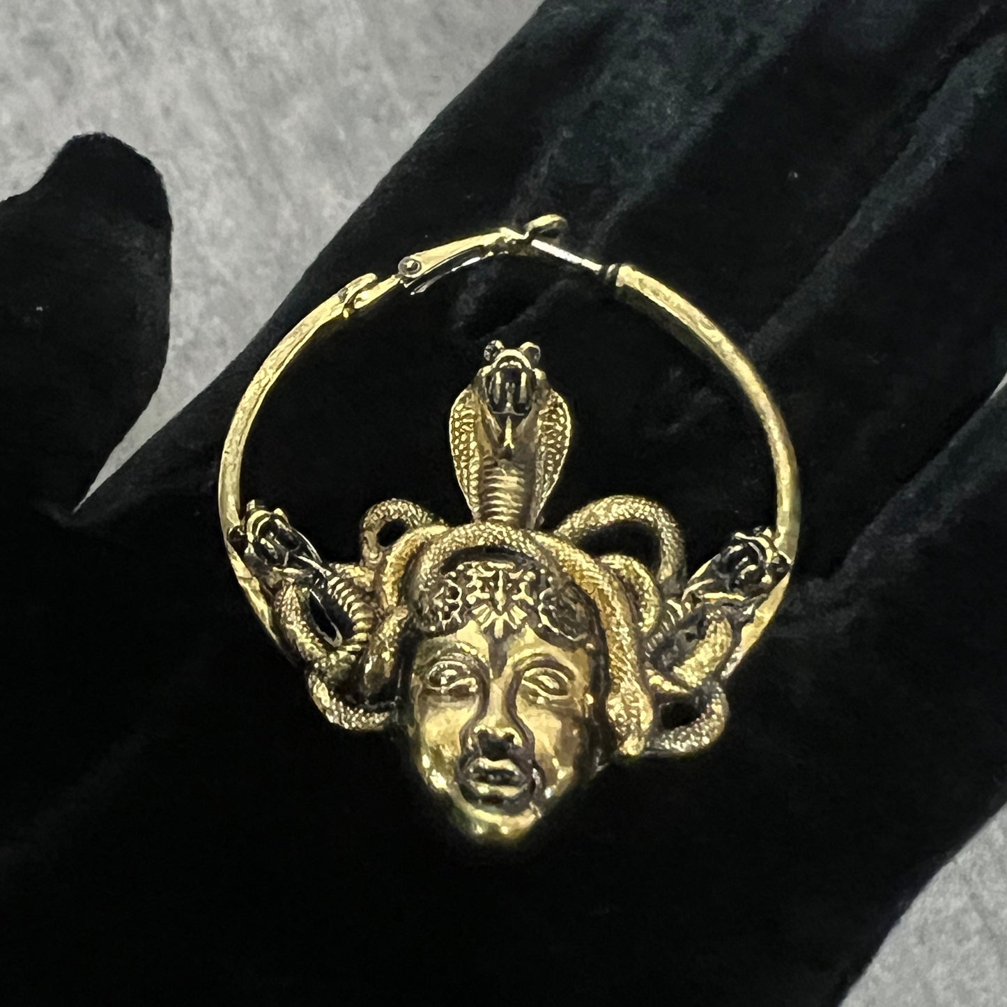 【RESTYLE】ピアス*Medusa Gold Hoop Earrings