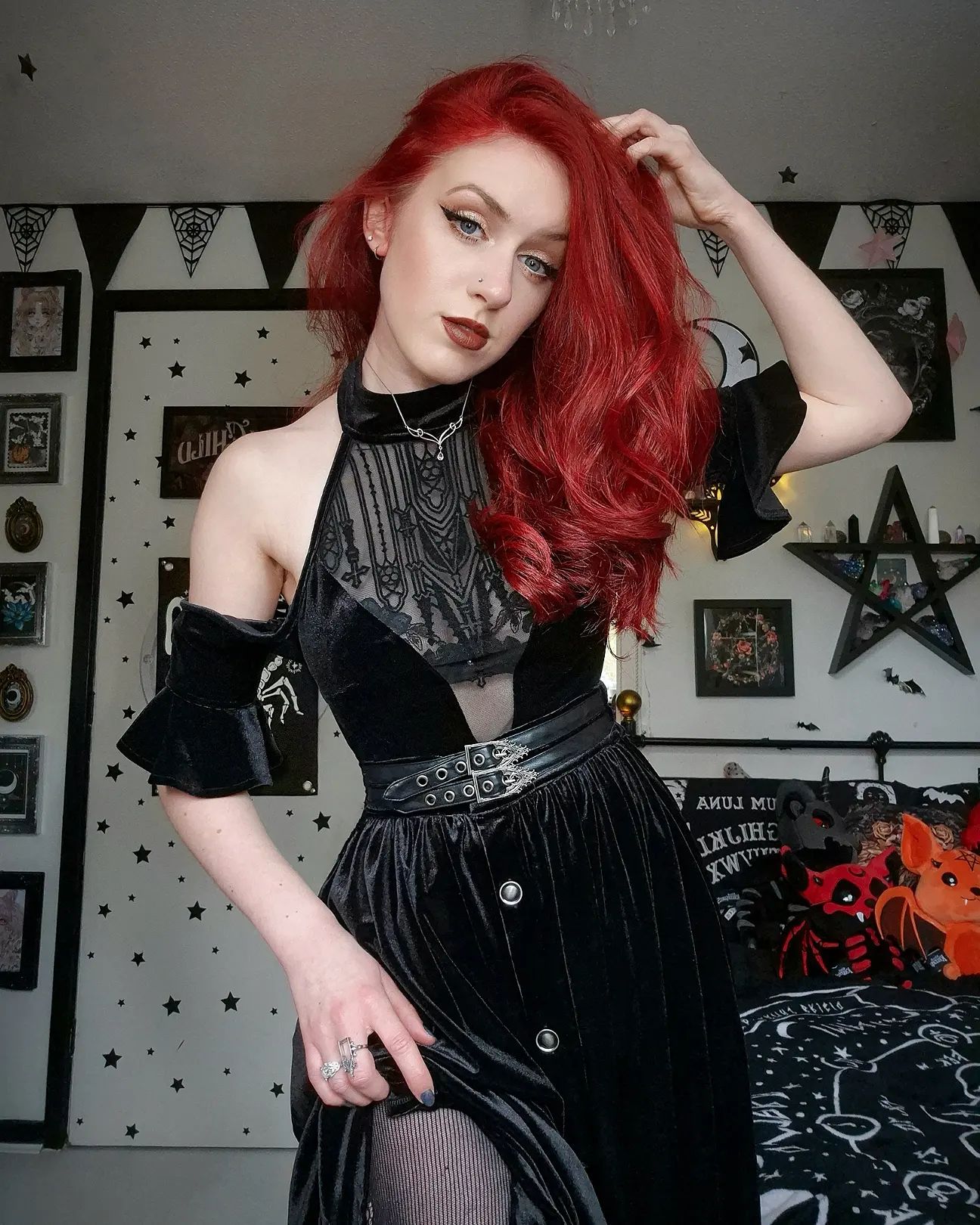 【RESTYLE】トップス*DARK ALTAR HALTERNECK TOP【取寄】