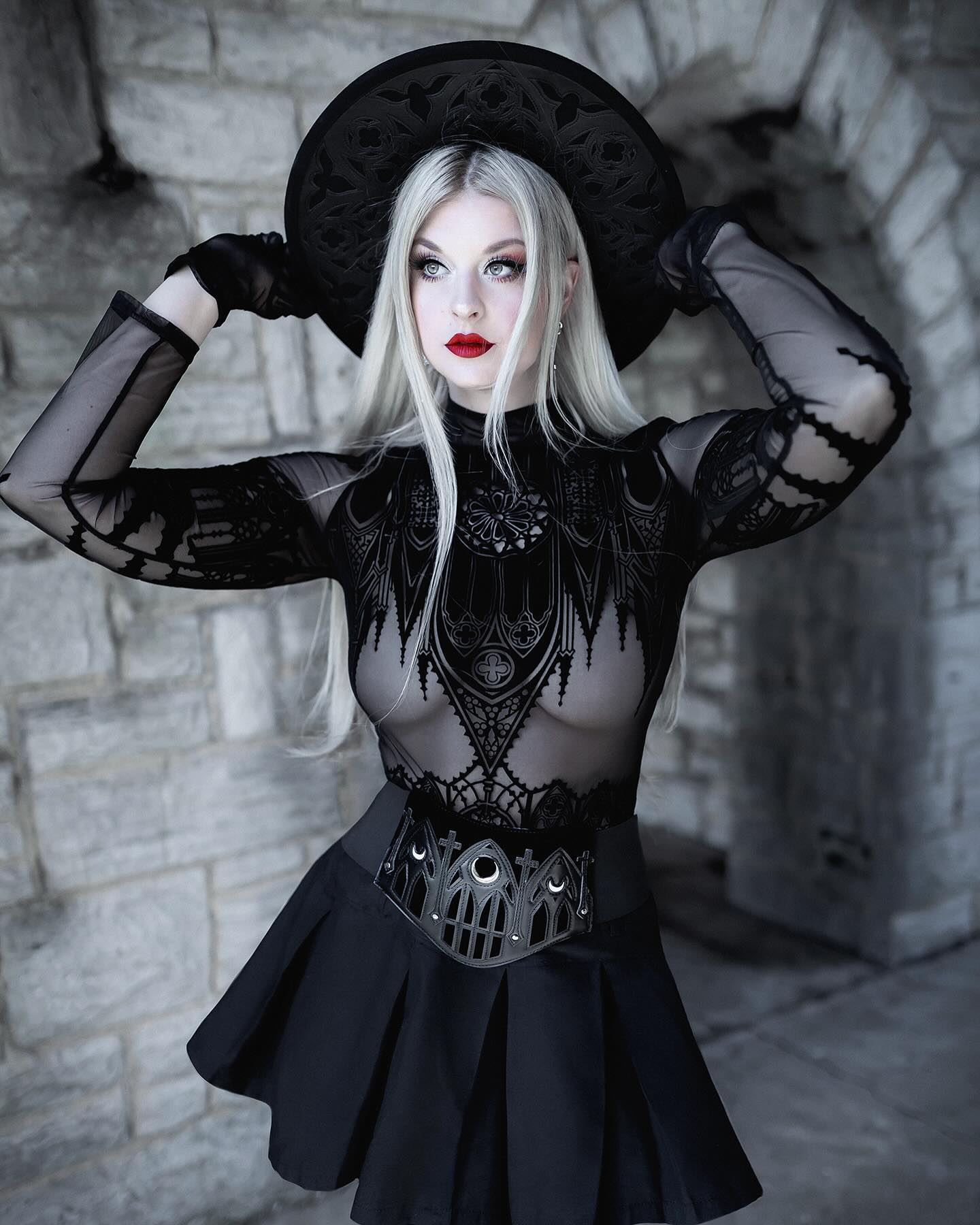 【RESTYLE】トップス*INVERTED CATHEDRAL MESH BODYSUIT【取寄】