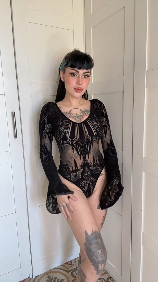 【RESTYLE】トップス*Gothic Chapel Bodysuit Vneck