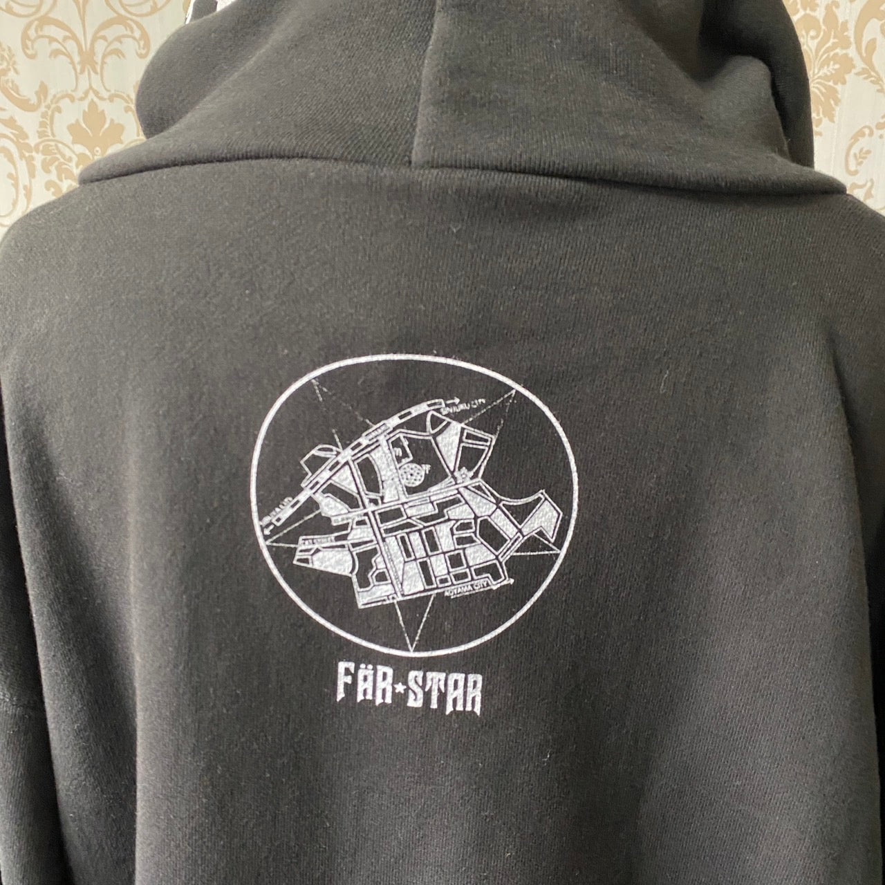 BIG Silhouette Hoodie (BUGS DOT)