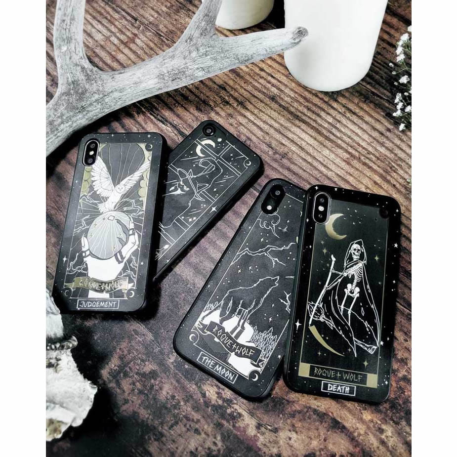 THE MOON TAROT GOLD PHONE CASE