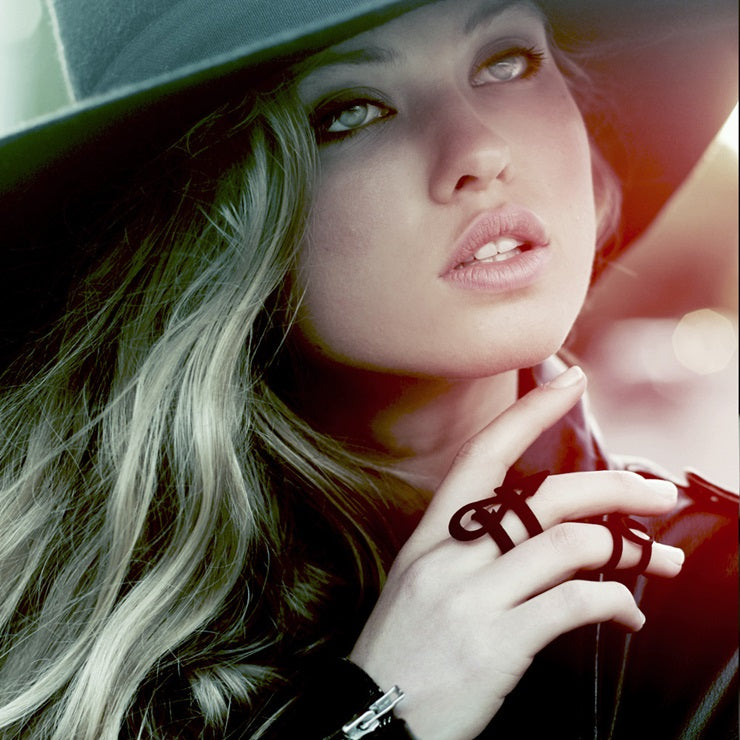 THE RUNE RING IN BLACK