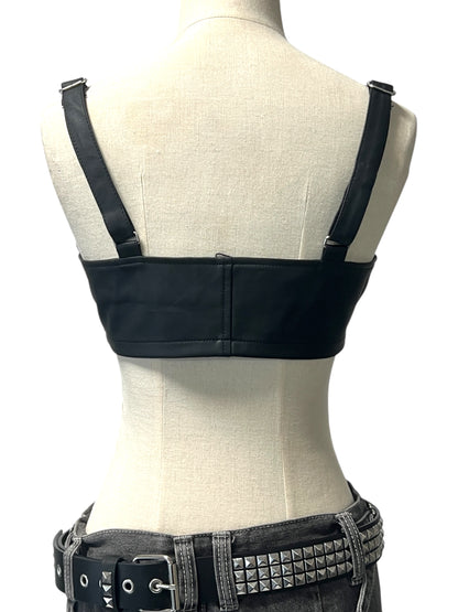 【TRIPP NYC】クロップド丈ホルタートップ＊FAUX LEATHER BUCKLE CROP HALTER(VX4188)