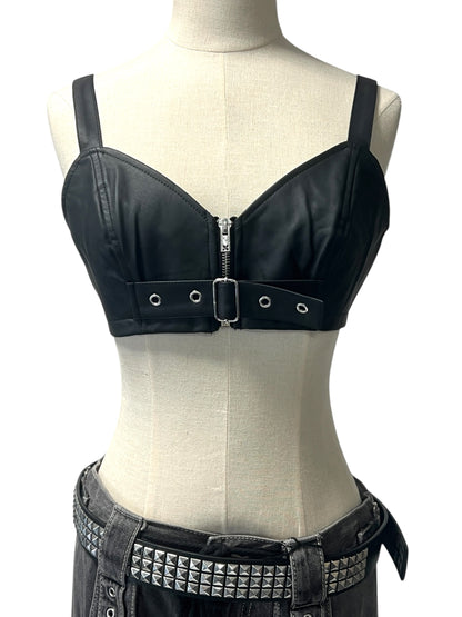 【TRIPP NYC】クロップド丈ホルタートップ＊FAUX LEATHER BUCKLE CROP HALTER(VX4188)