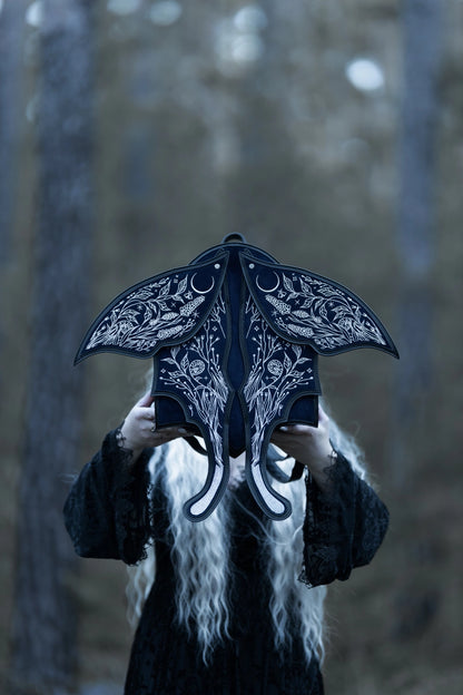 【RESTYLE】バックパック＊UMBRA NOCTIS MOTH BACKPACK【取寄】